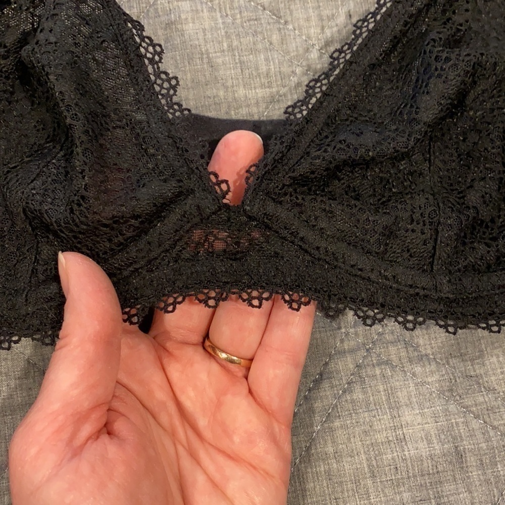 EUC Victoria’s Secret Black Lace Bralette - Picture 5 of 13